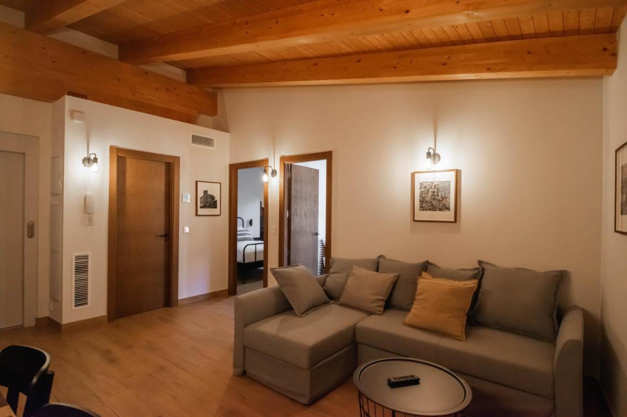 Cal Negret Rural Apartments Alos de Balaguer Exterior photo